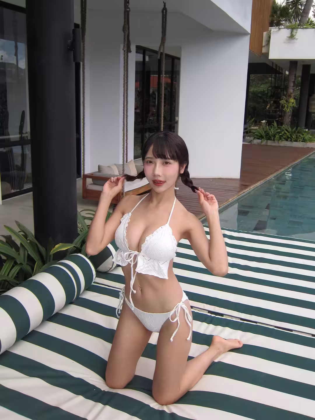 美女彭彭 從上圍到下半身 完美曲線無所不在